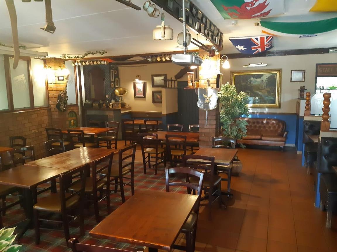 Barons Galley & Lodge Hartswater Exterior photo