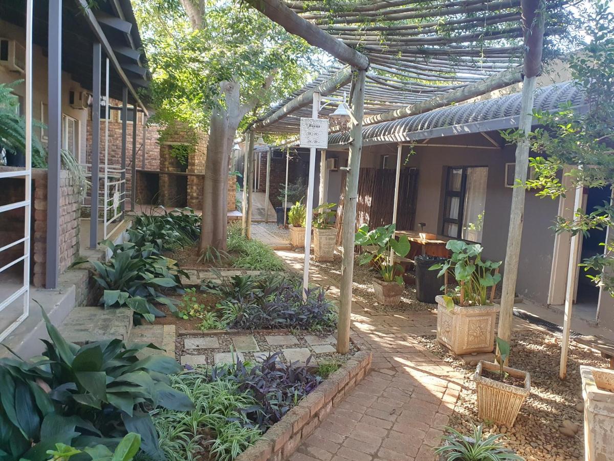 Barons Galley & Lodge Hartswater Exterior photo